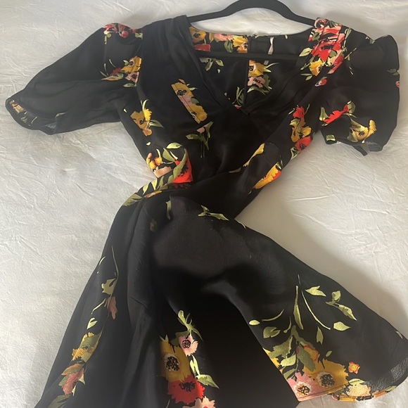 Dress!!! - Picture 4 of 6